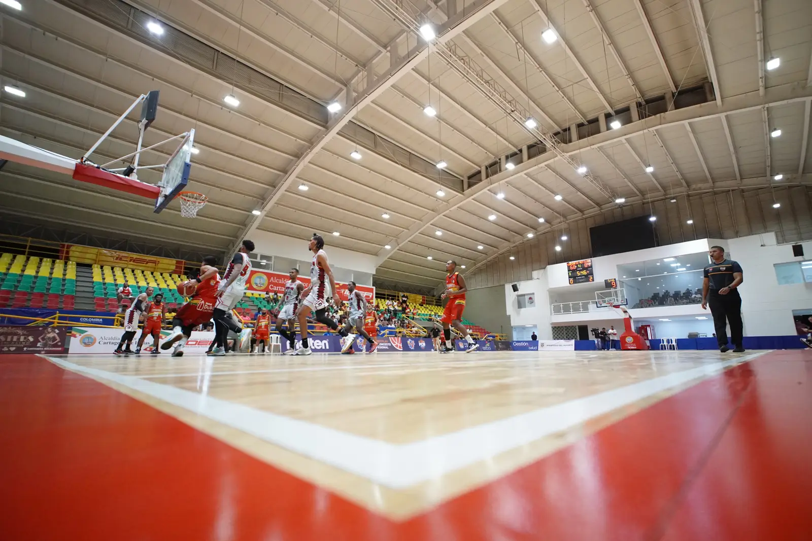 Panorámica de la cancha del coliseo donde juega Corsarios de Cartagena